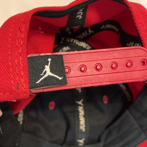 Jumpman Jordan Sz 4/7 red/orange baseball cap w/embroidery detail front & center - Picture 4 of 9